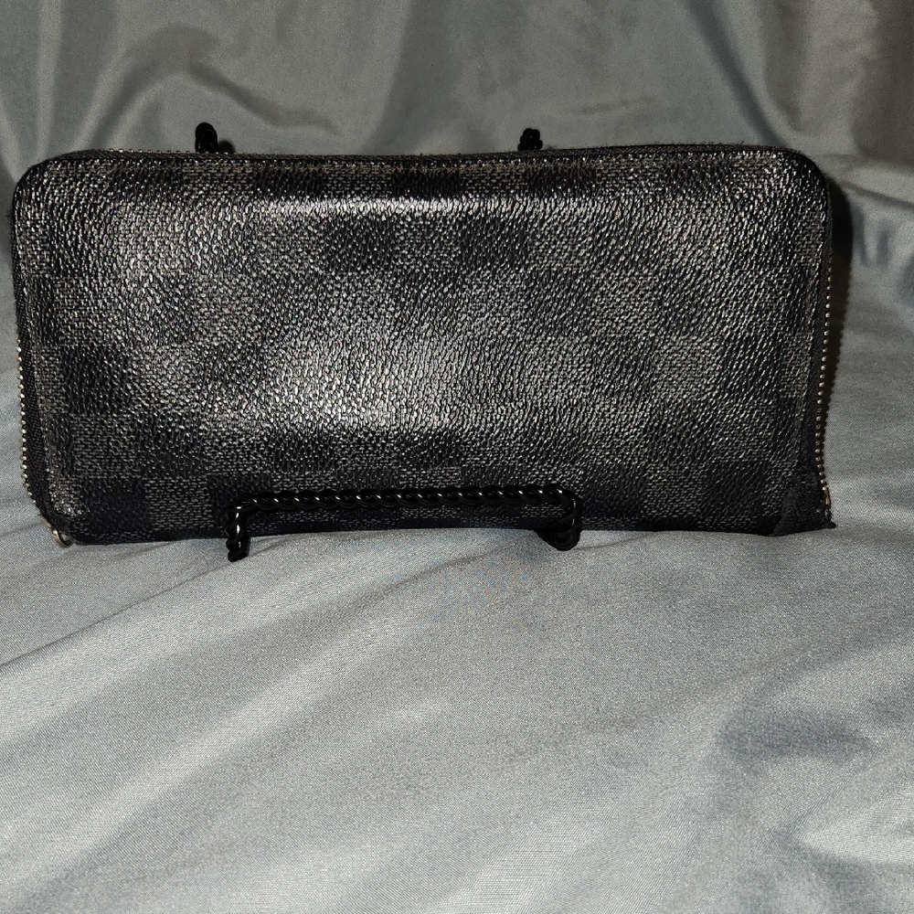 Louis Vuitton Black Checkered Wallet - Picture 2 of 10